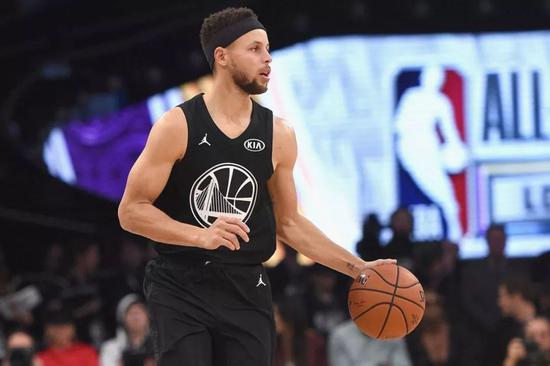 并在防守端 并在防守端